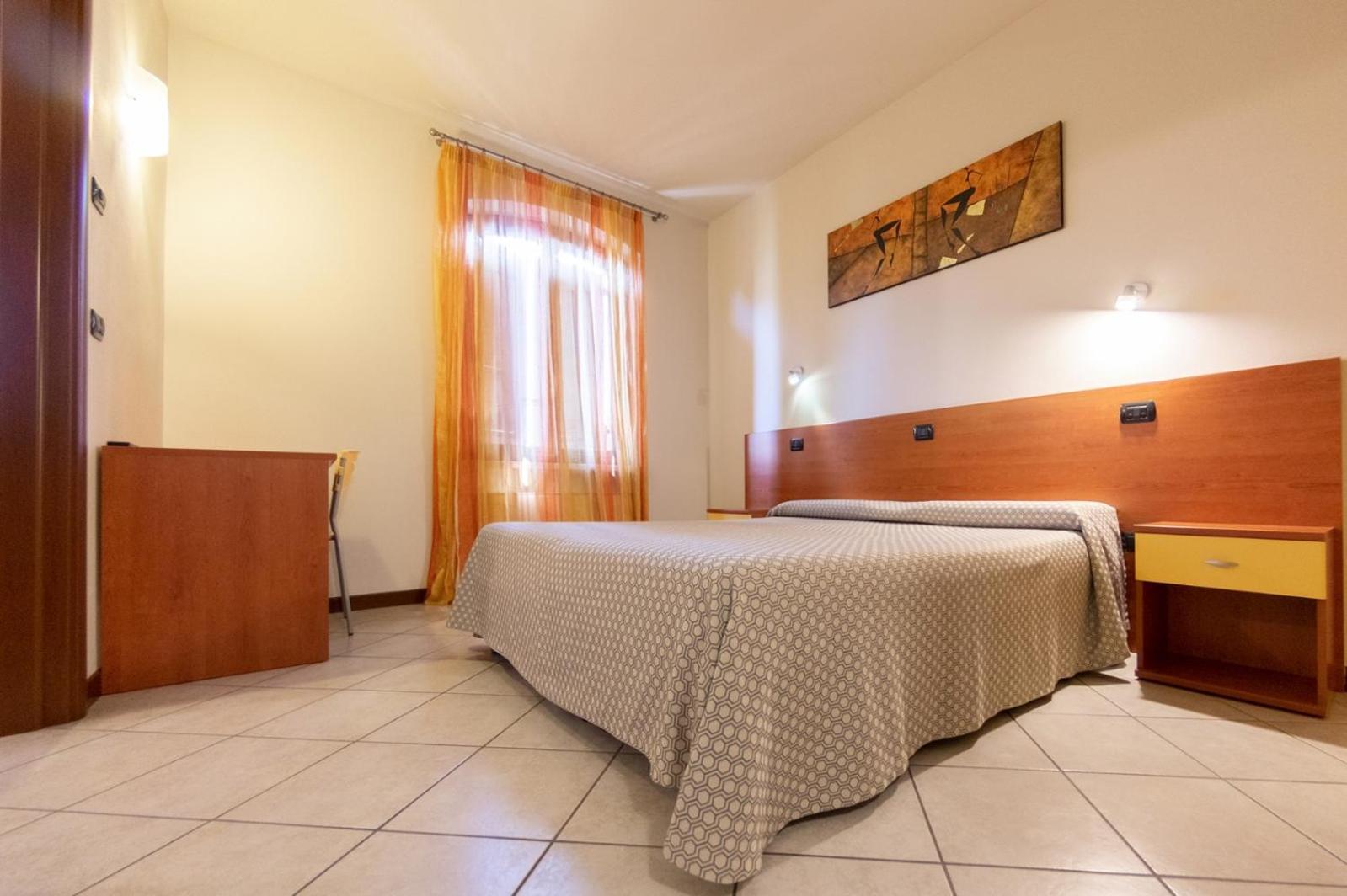 La Stazione Camere Caffe Castiglione Delle Stiviere Exterior foto